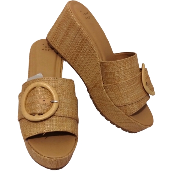 a new day Shoes - NWT Women's Victoria Wedge Heels